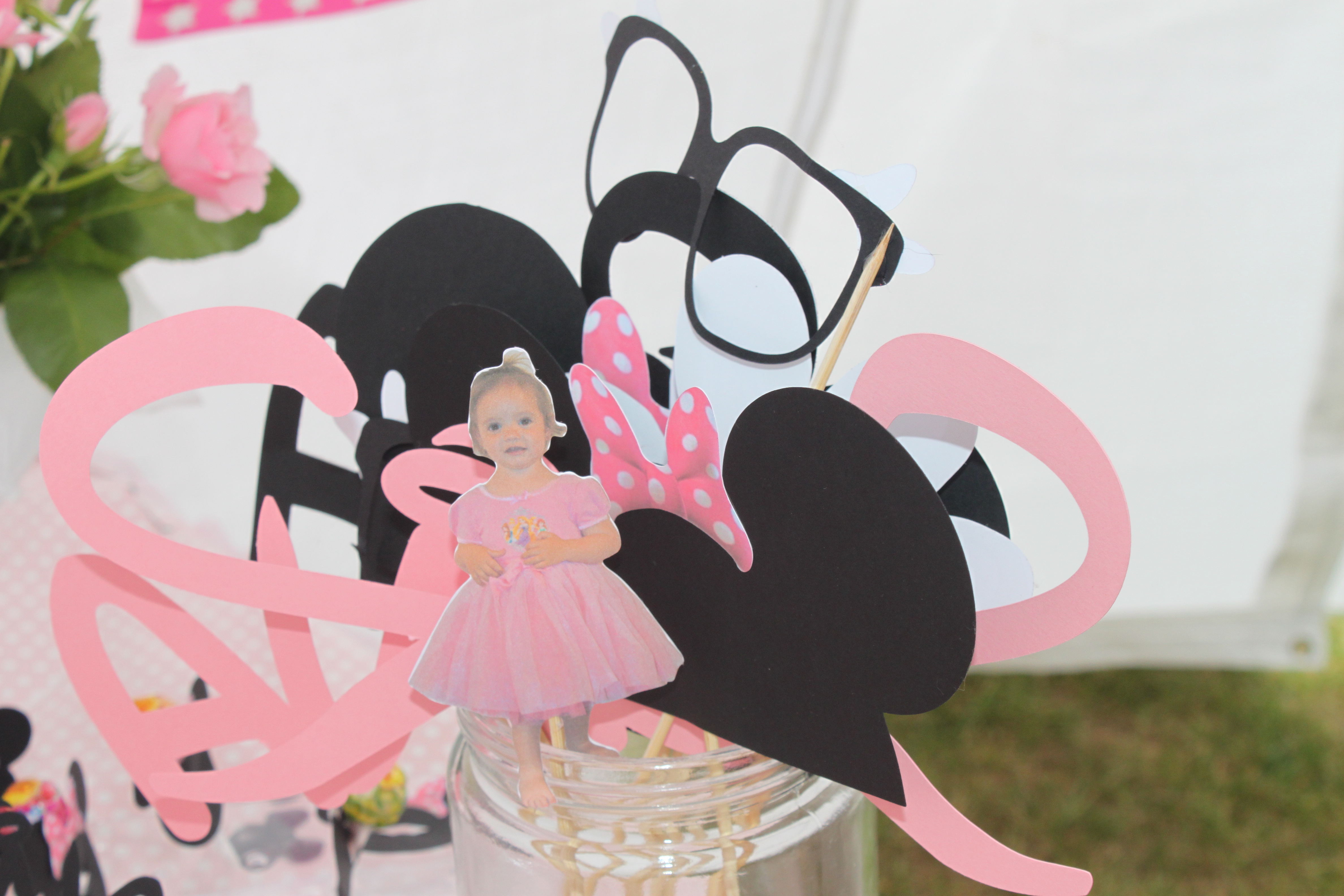 Un candybar sur le thème de Minnie – fête anniversaire de Lina de